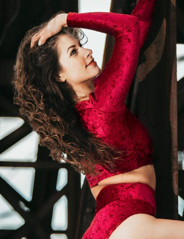 Velvet crop top Pavi | Crop Top | Color: red velvet | Gymnastics crop top | Long Sleeve | Dragonfly Clothing and Yoga Wear