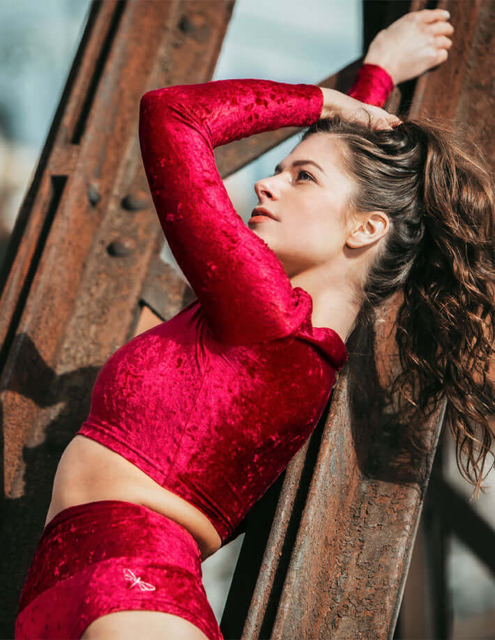 Velvet crop top Pavi | Crop Top | Color: red velvet | Gymnastics crop top | Long Sleeve | Dragonfly Clothing and Yoga Wear